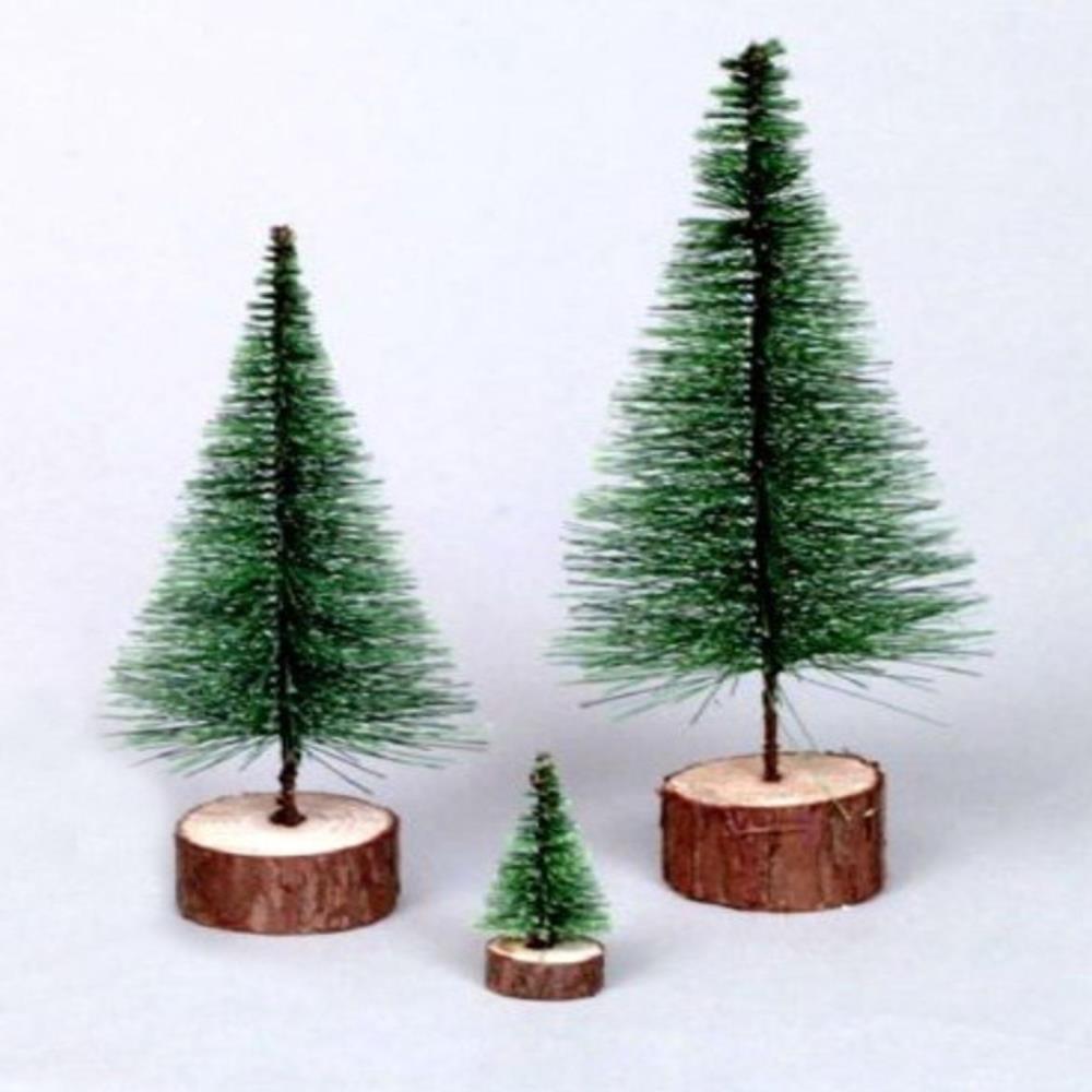 3-green-christmas-tree-village-accessories